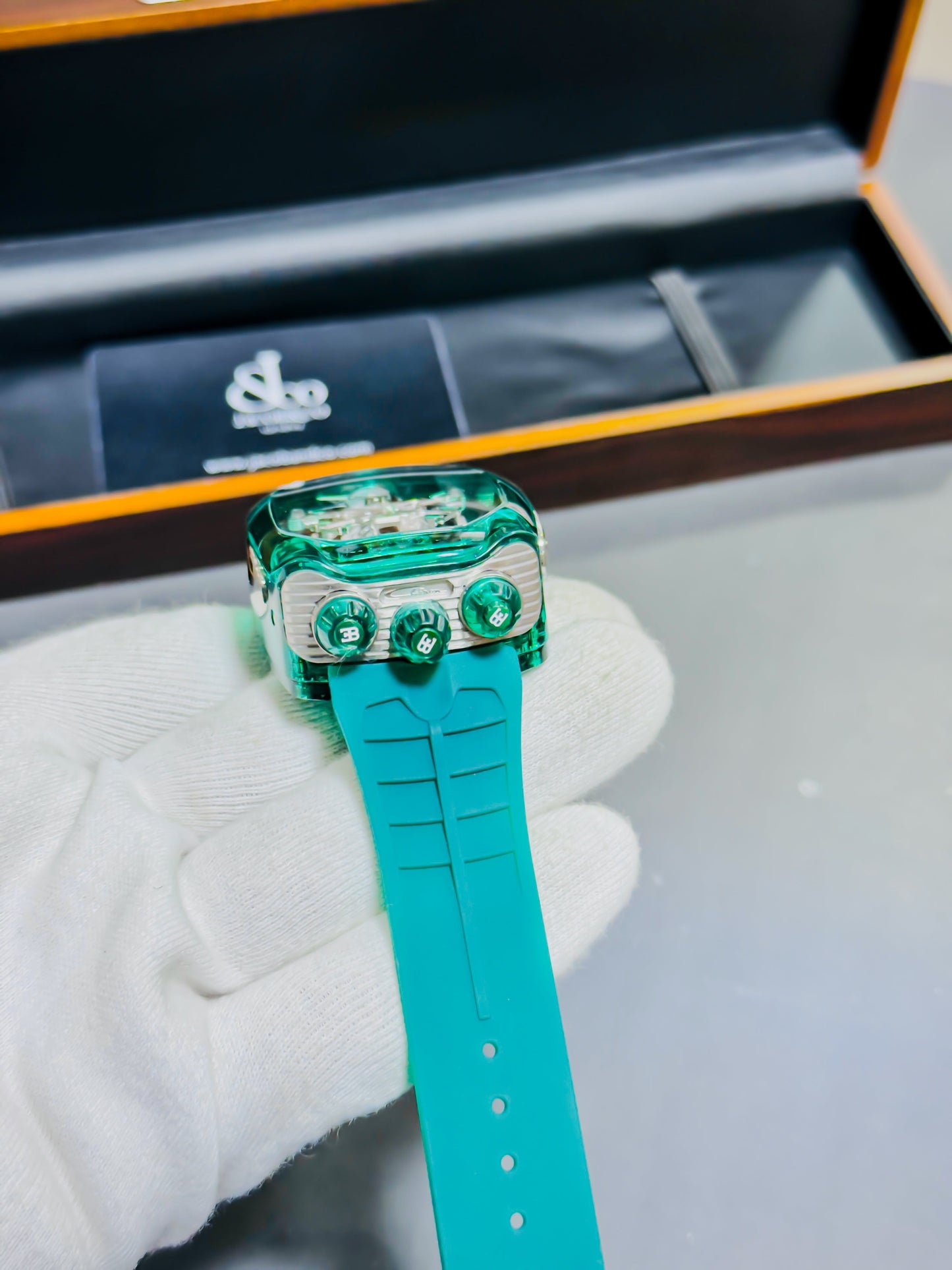 J&Co Bugatti Chiron Green - Master Transparent Edition
