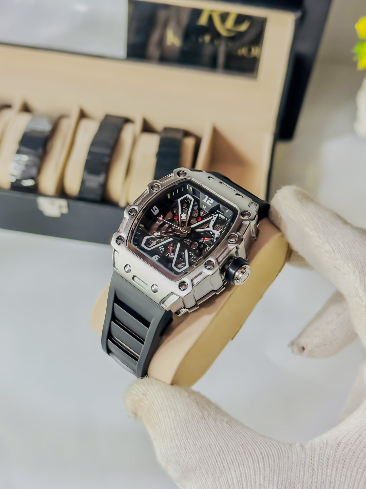 RM Premium Model - Black & Silver Edition