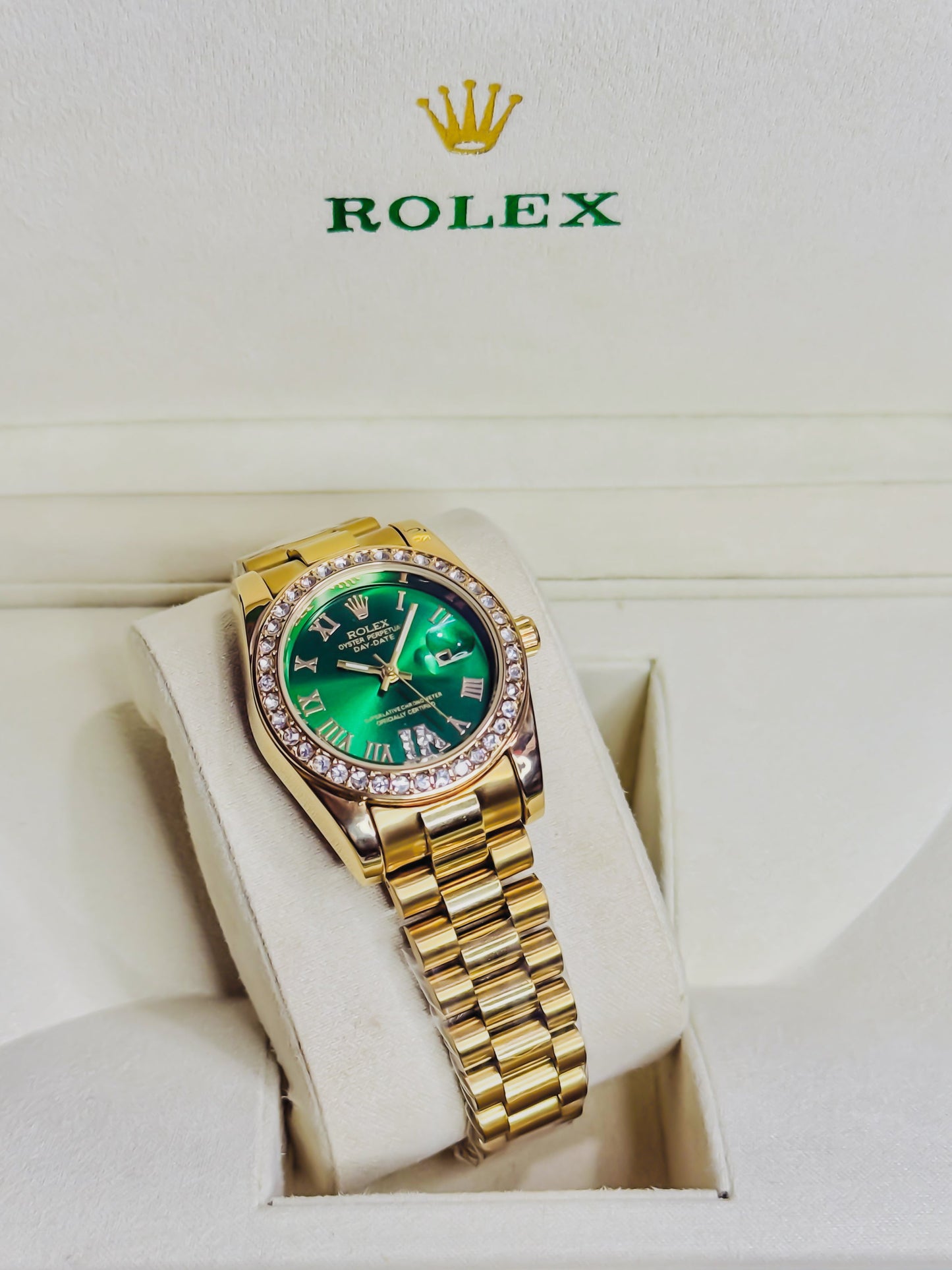 Royale Date Just Golden - Green Dial | Diamond Bezel Female Edition