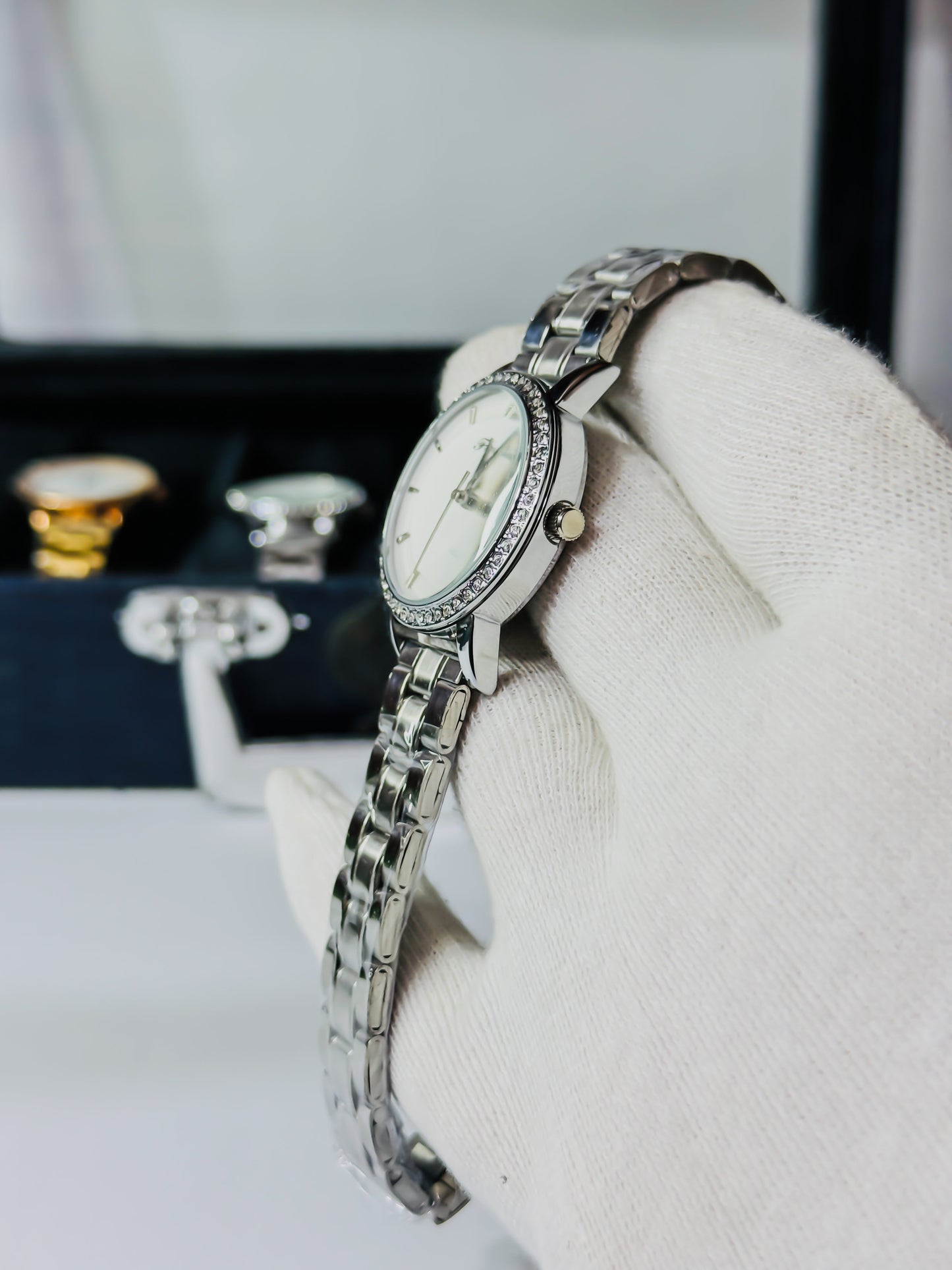 Faleda-l Silver Elegant Diamond Bezel Watch - Women Edition