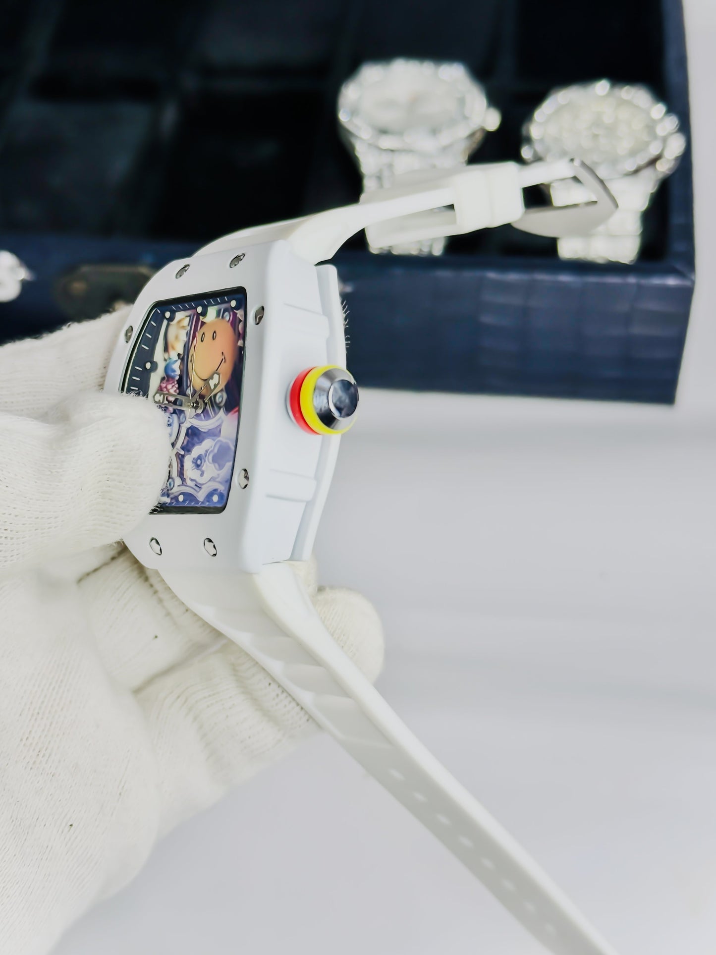 RM White Smiley - Strap Edition