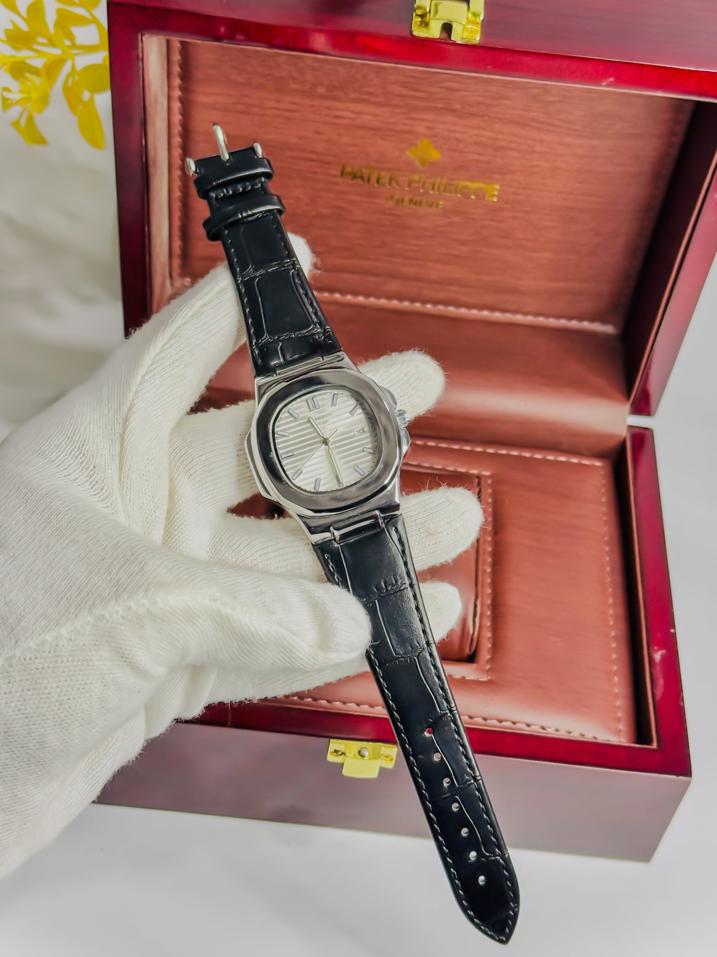 Universe Point Premium Silver - Black Strap Edition
