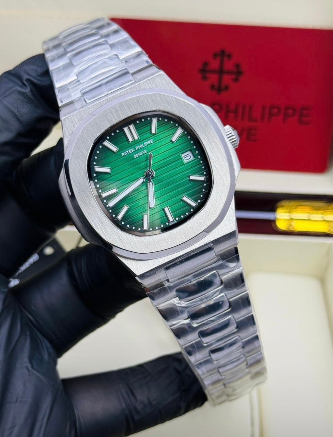 PP Nautilus Silver - Green Dial Master Edition