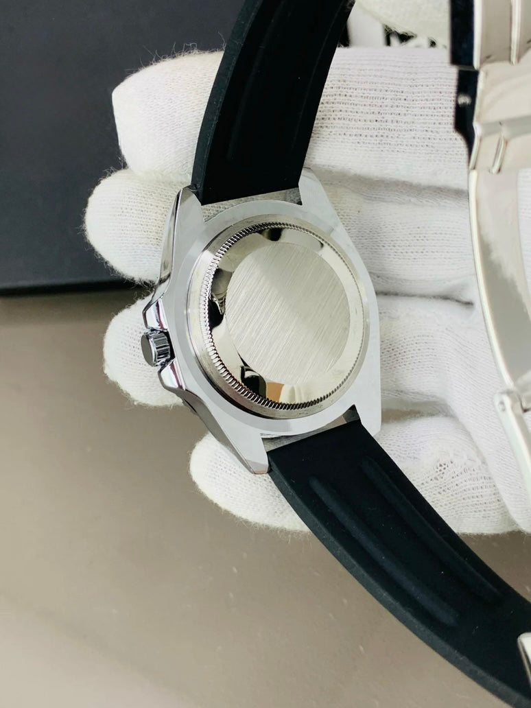 Submariner -Master  Black & Silver Edition