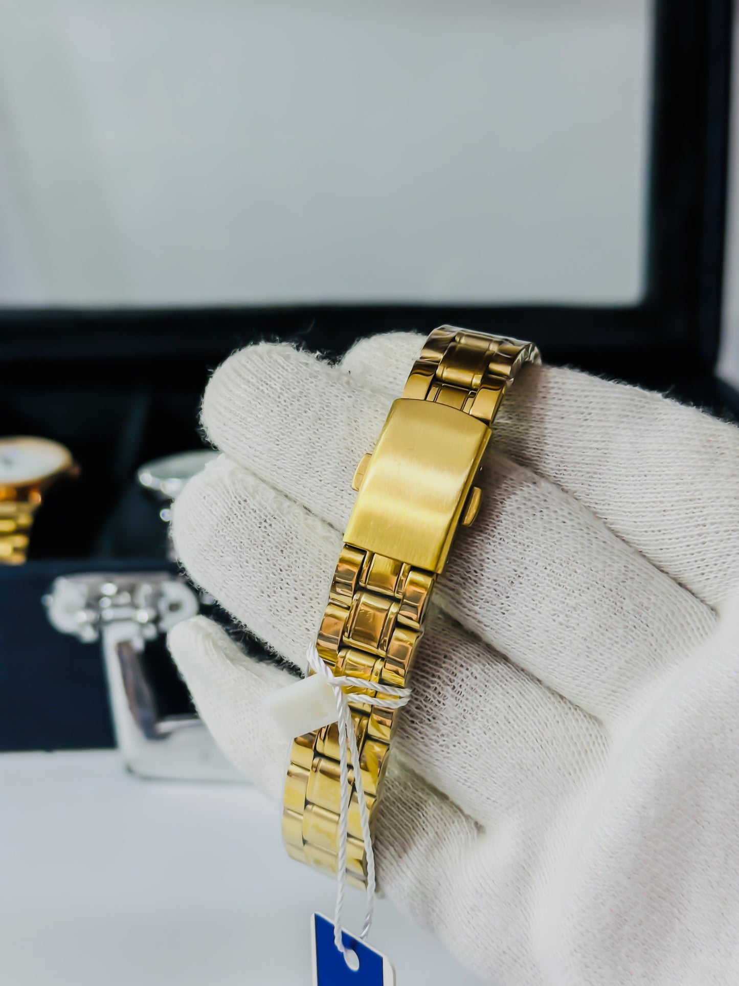 Westci-ll Elegant Gold Roman Dial Watch- Women Edition
