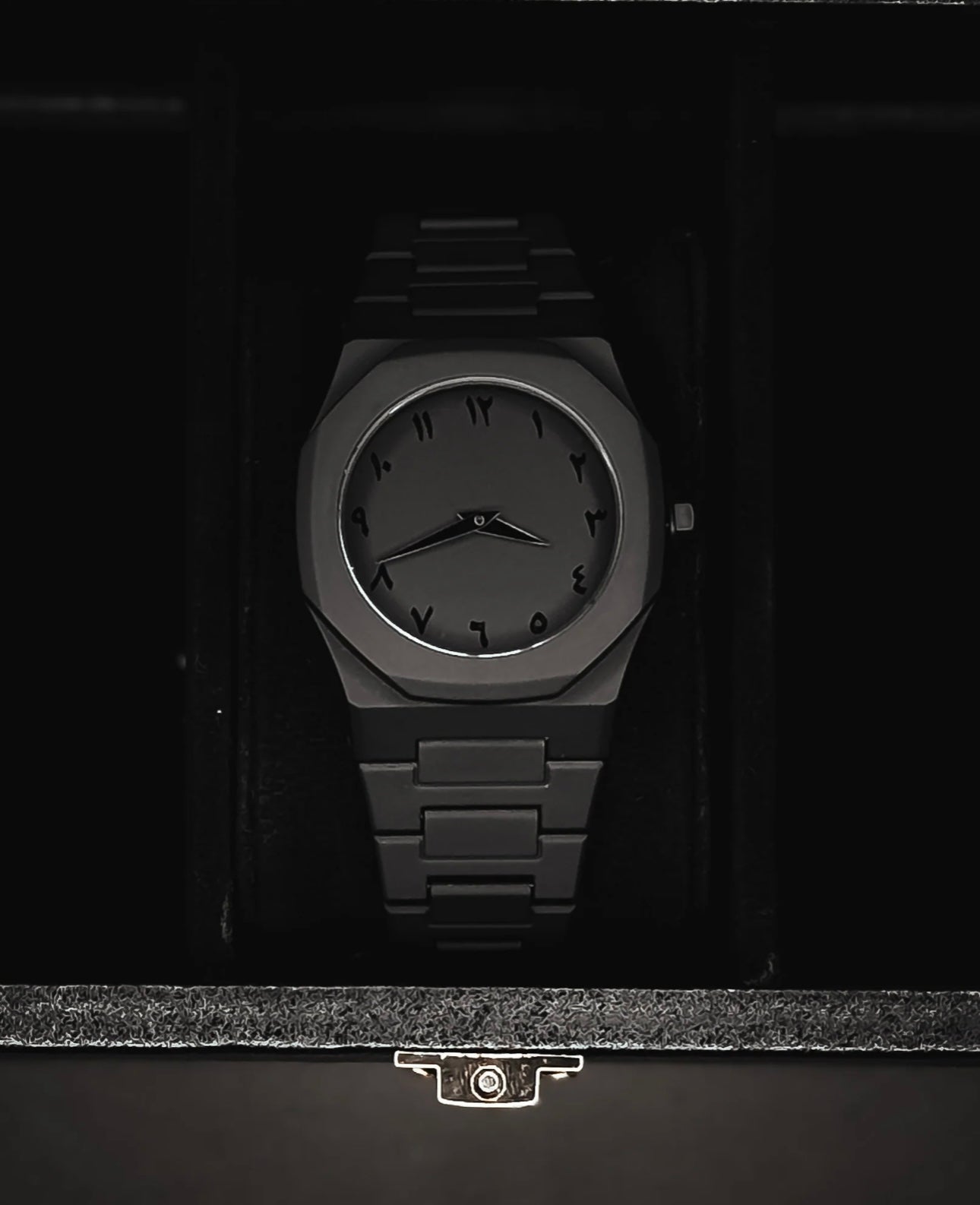 Arabic Aura Watch | Black