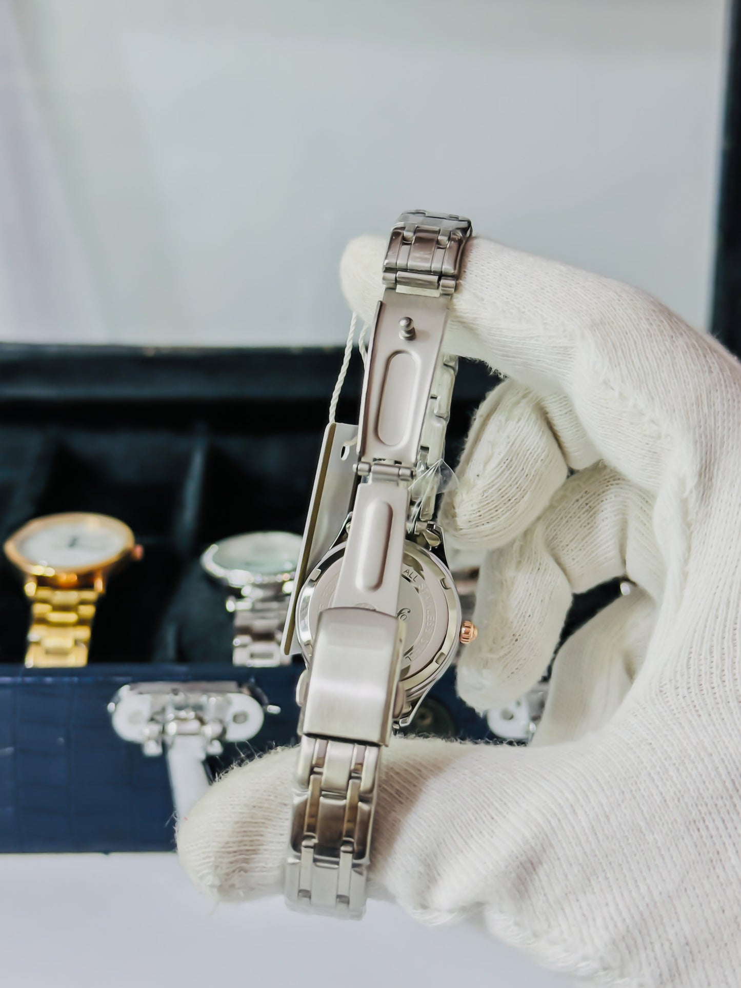 Faleda-ll Silver Elegant Day-Date Watch - Women Edition