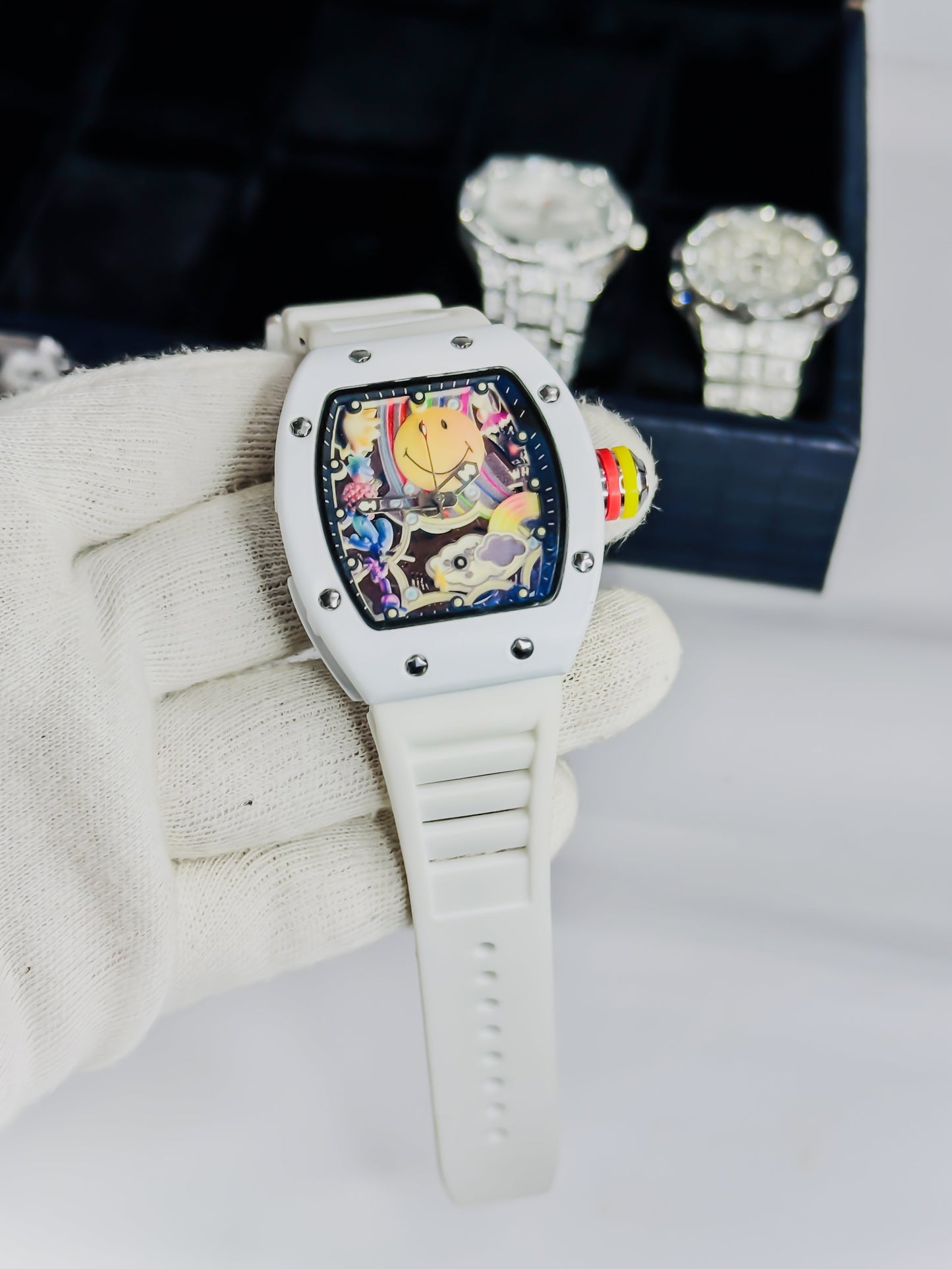 RM White Smiley - Strap Edition