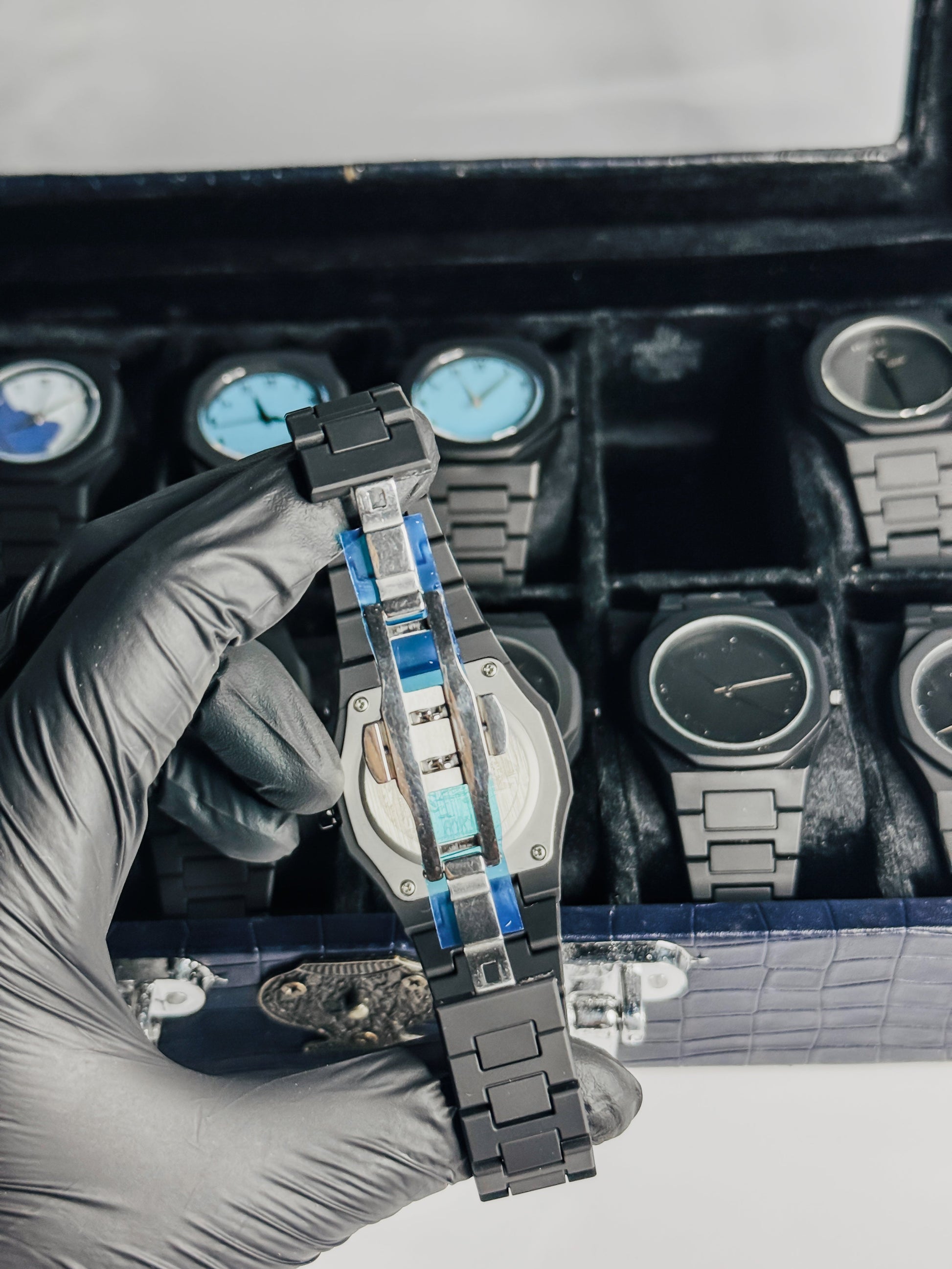 Black Arabic Aura Watch - Hero Face