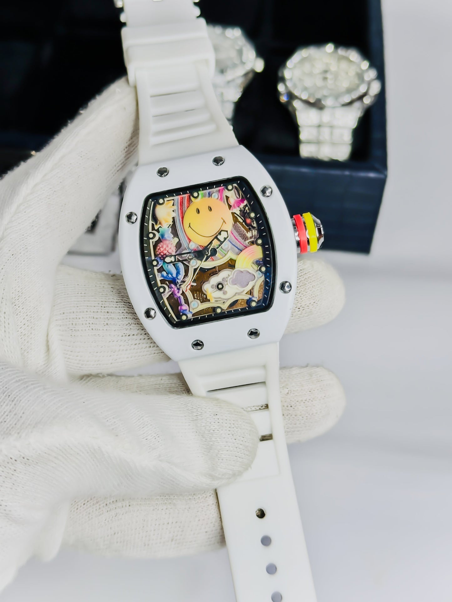 RM White Smiley - Strap Edition
