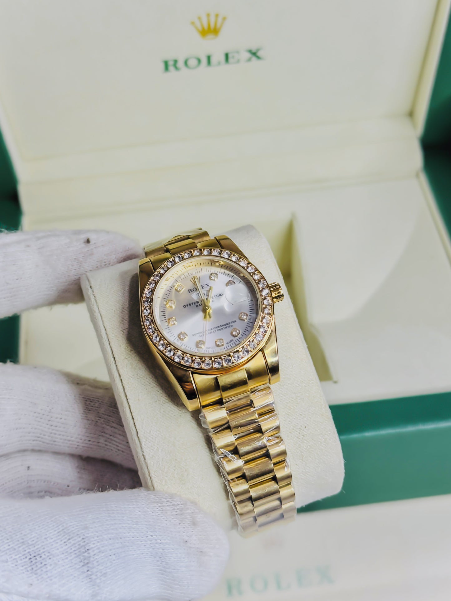 Royale Day - Date | Golden Diamond Bezel Female Edition